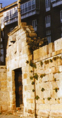 Puerta del Emperador Carlos I